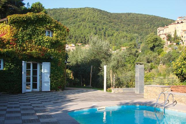 http://cdni.condenast.co.uk/646x430/a_c/25BestVillasInEurope6_CNT_31jan11_b.jpg