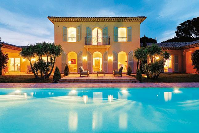 http://cdni.condenast.co.uk/646x430/a_c/25BestVillasInEurope23_CNT_31jan11_b.jpg